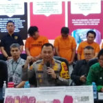 Polda Sumut bersama Polrestabes Medan Nyatakan Selesai Penyelidikan Kasus Terbakarnya Rumah Hakim Pengadilan Negeri Medan Khamozaro Waruwu. Foto Nov22 Bakar Rumah