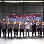 Kapolda Sumut Periksa Logistik dan Kesiapan Tim K9, Pastikan Penyaluran Bantuan dan Evakuasi Cepat Foto Des02 Polri masyarakat