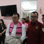 Kejari Madina Tahan Dua Tersangka Korupsi Dana PSR Rp1,9 Miliar Foto Des03 Tahan Kajari